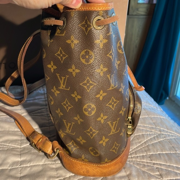 Louis Vuitton Monogram Backpack - Picture 6 of 17